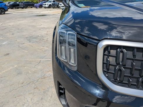 Used 2023 Kia Telluride EX w/ EX Captain's Chair Package FWD image 10
