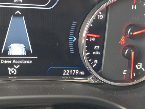 Used 2023 GMC Acadia AT4 w/ Technology Package image 10