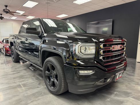 Used 2017 GMC Sierra 1500 SLE w/ SLE Value Package AWD/4WD image 4