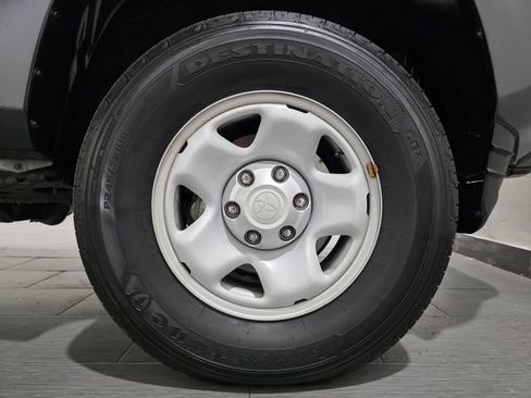 Used 2023 Toyota Tacoma SR AWD/4WD image 25