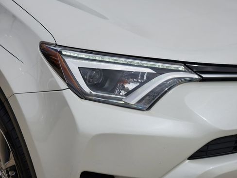 Used 2017 Toyota RAV4 Limited FWD image 9