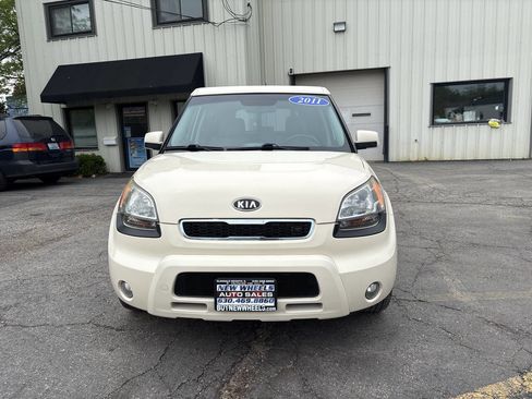 Used 2011 Kia Soul ! FWD image 7