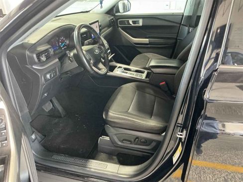 Used 2022 Ford Explorer XLT RWD image 5