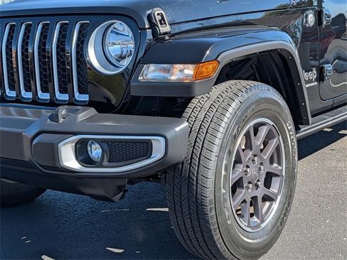 Used 2023 Jeep Gladiator Overland w/ Cold Weather Group image 2