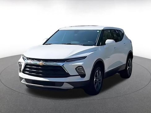 Used 2026 Chevrolet Blazer LT FWD image 6