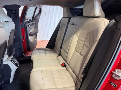Used 2023 Volvo XC40 B5 Plus w/ Protection Package Premier AWD/4WD image 22