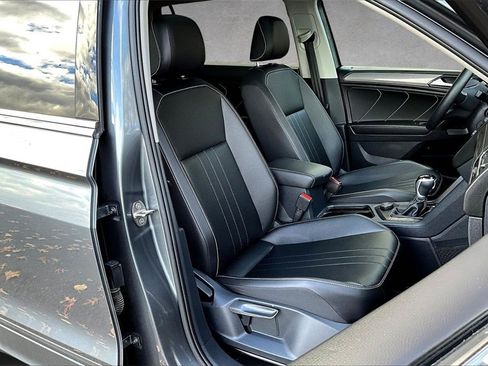 Used 2022 Volkswagen Tiguan SE image 29