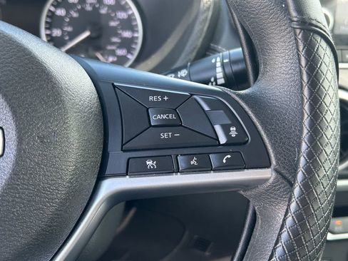 Used 2023 Nissan Sentra SV FWD image 19