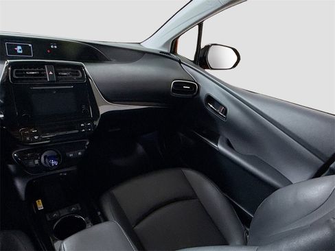 Used 2019 Toyota Prius XLE image 23