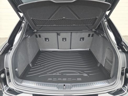 Used 2018 Porsche Macan S image 14