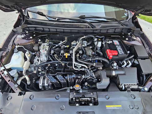Used 2025 Nissan Altima 2.5 SV FWD image 31