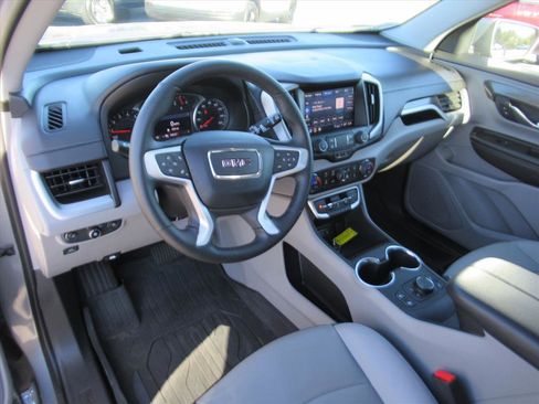 Used 2023 GMC Terrain SLT w/ LPO, Floor Liner Package image 15