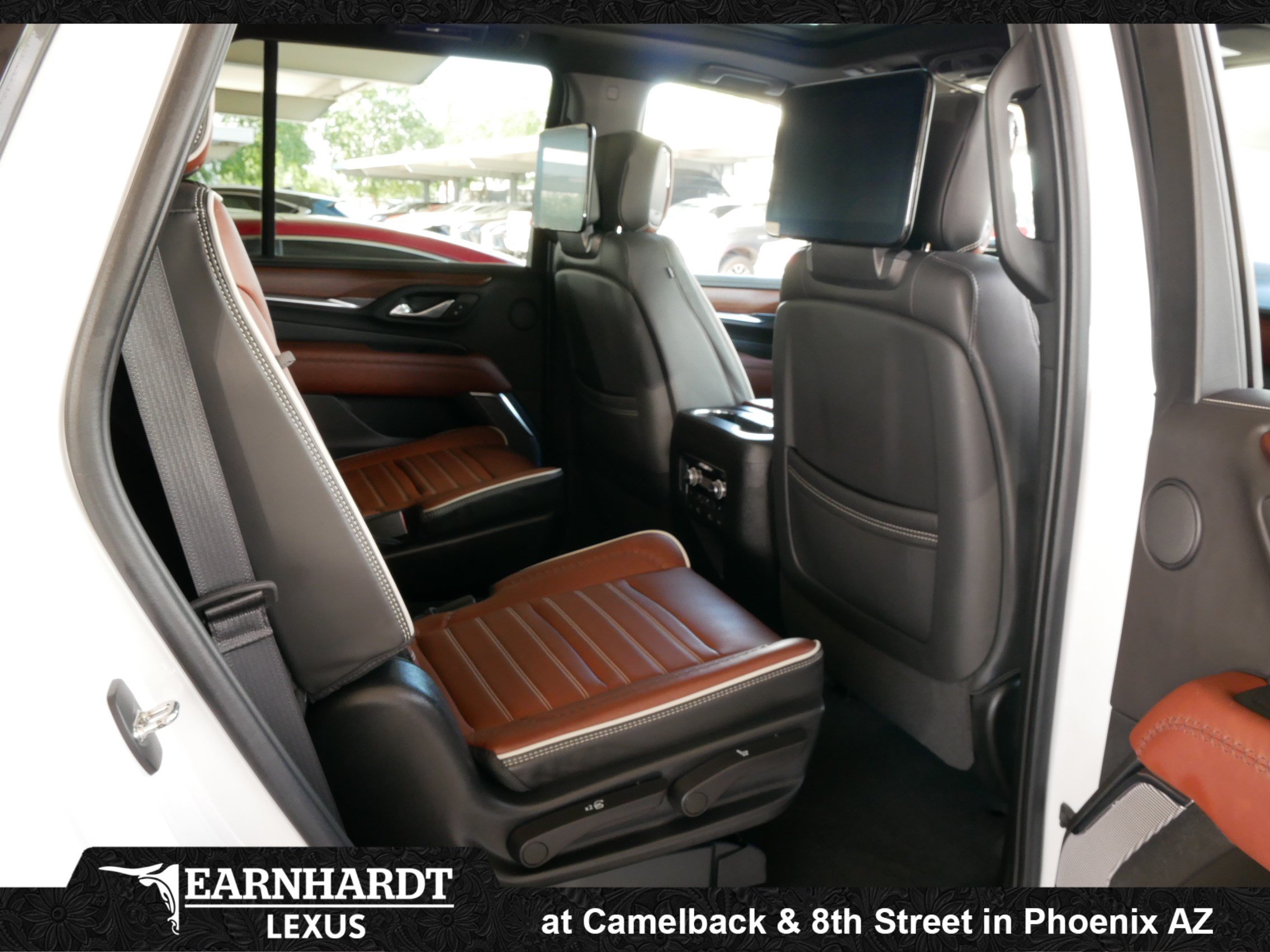 Used 2023 GMC Yukon Denali Ultimate AWD/4WD image 16