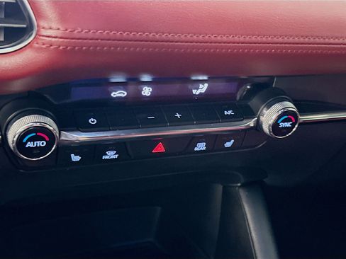 Used 2023 MAZDA MAZDA3 s image 24