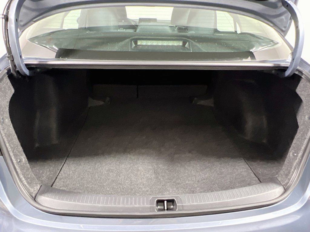 Used 2025 Toyota Corolla LE FWD image 31
