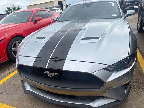 Used 2023 Ford Mustang Premium image 2