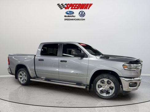 Used 2025 RAM 1500 Big Horn AWD/4WD image 3