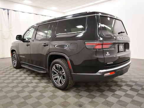 Used 2022 Jeep Wagoneer Series III image 5