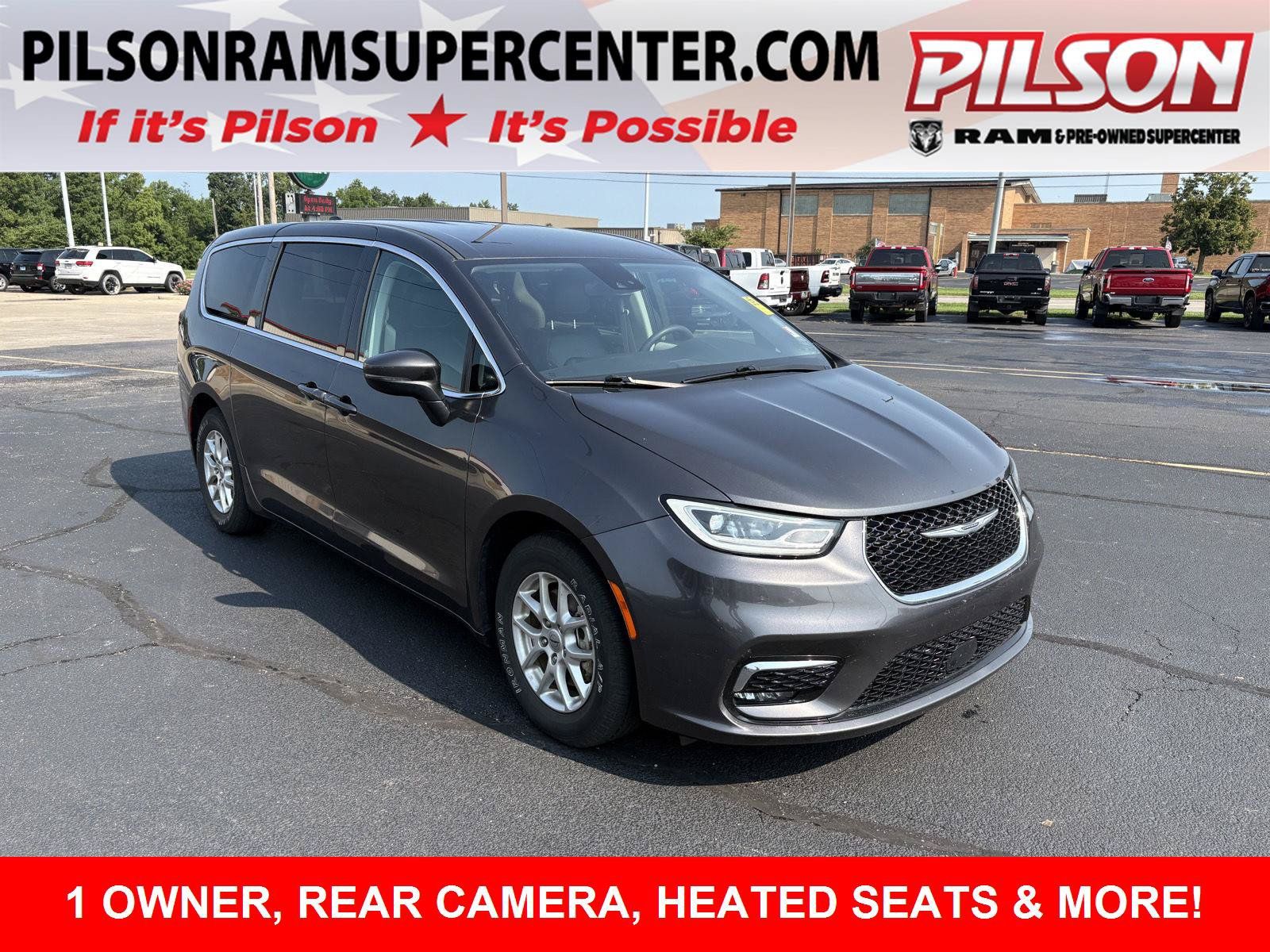 Used 2023 Chrysler Pacifica Touring-L FWD image 1