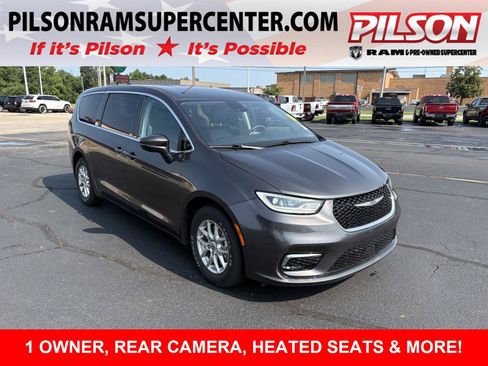 Used 2023 Chrysler Pacifica Touring-L FWD image 1