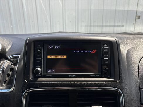 Used 2019 Dodge Grand Caravan SE w/ UConnect Hands-Free Group FWD image 28