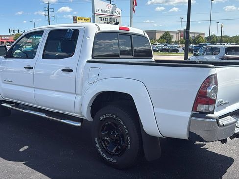 Used 2014 Toyota Tacoma PreRunner w/ SR5 Package RWD image 5
