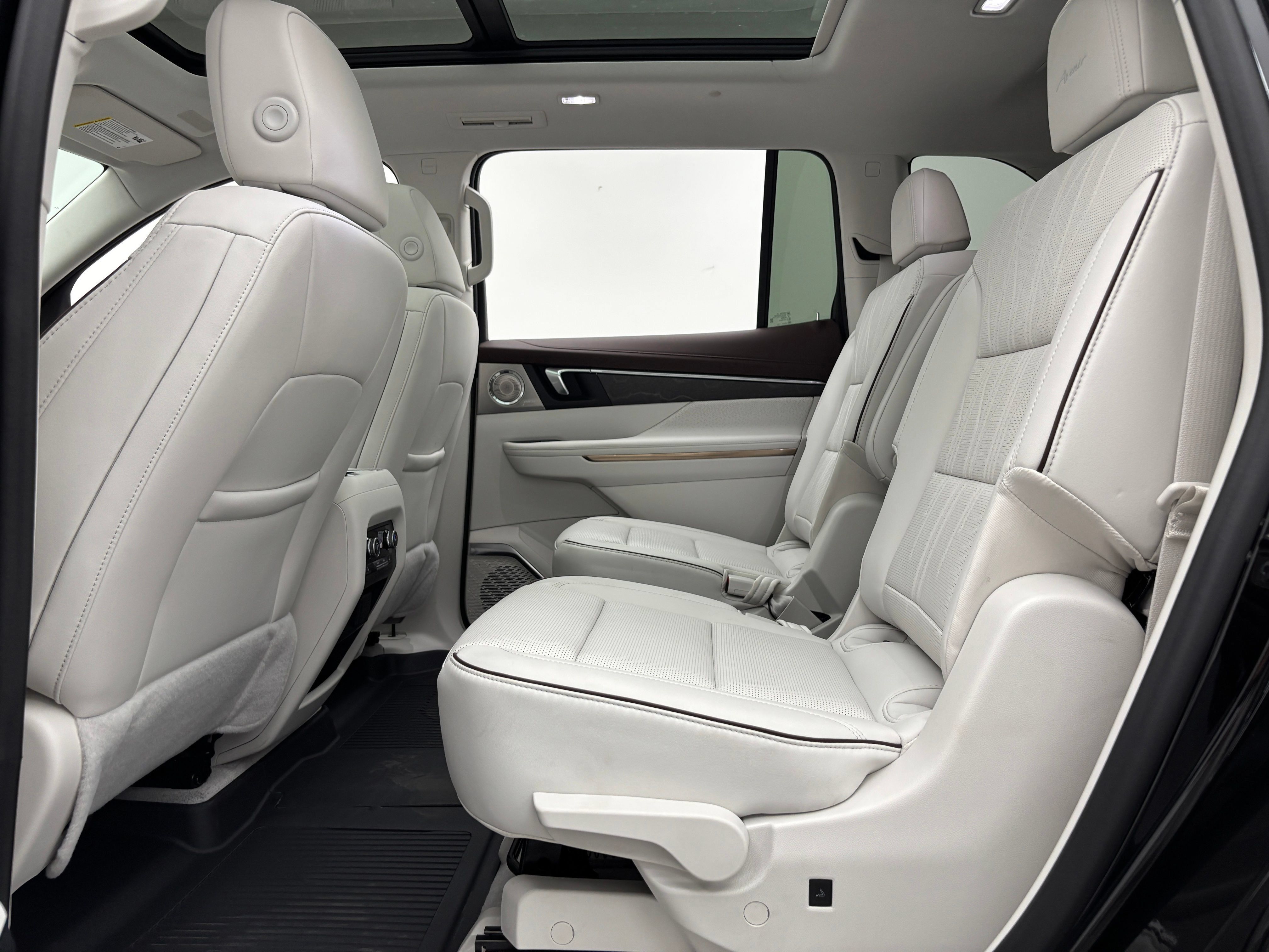 New 2026 Buick Enclave Avenir w/ Super Cruise Package AWD/4WD image 46