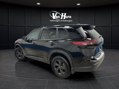 Used 2026 Nissan Rogue SV w/ Cold Weather Package AWD/4WD image 5