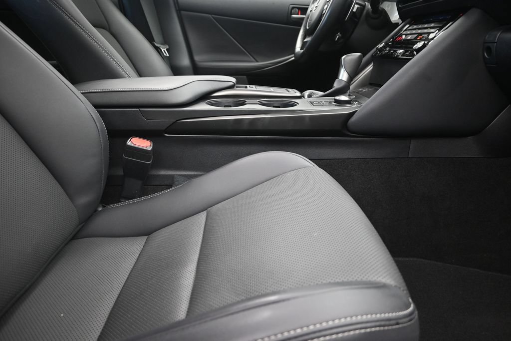 Certified 2025 Lexus IS 350 F Sport RWD image 25