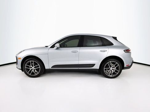 Certified 2025 Porsche Macan AWD/4WD image 2
