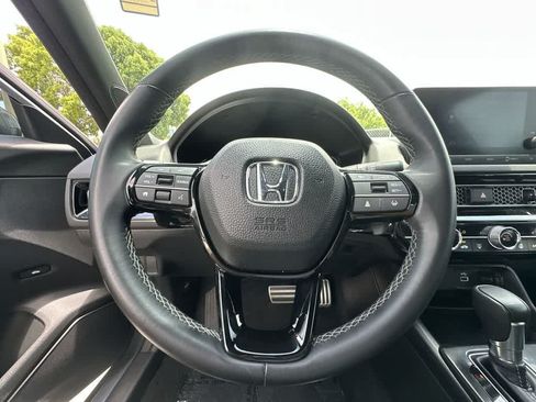 Used 2023 Honda Civic Sport image 15