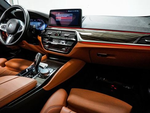Used 2023 BMW 530i xDrive w/ M Sport Package AWD/4WD image 11