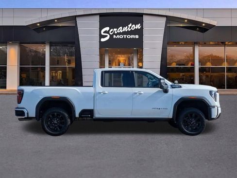 Used 2024 GMC Sierra 2500 AT4 w/ AT4 Premium Plus Package image 6