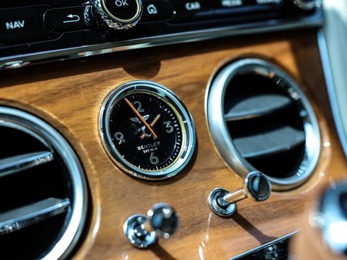 Used 2024 Bentley Continental GT image 19