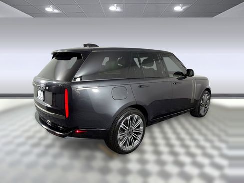 Used 2024 Land Rover Range Rover SE image 9
