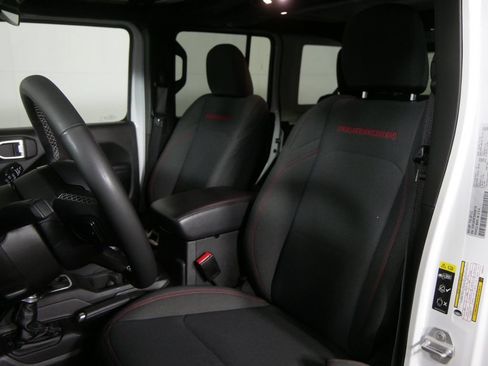 Used 2025 Jeep Wrangler Unlimited Rubicon AWD/4WD image 14