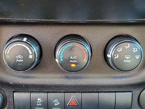 Used 2016 Jeep Wrangler Sport image 21