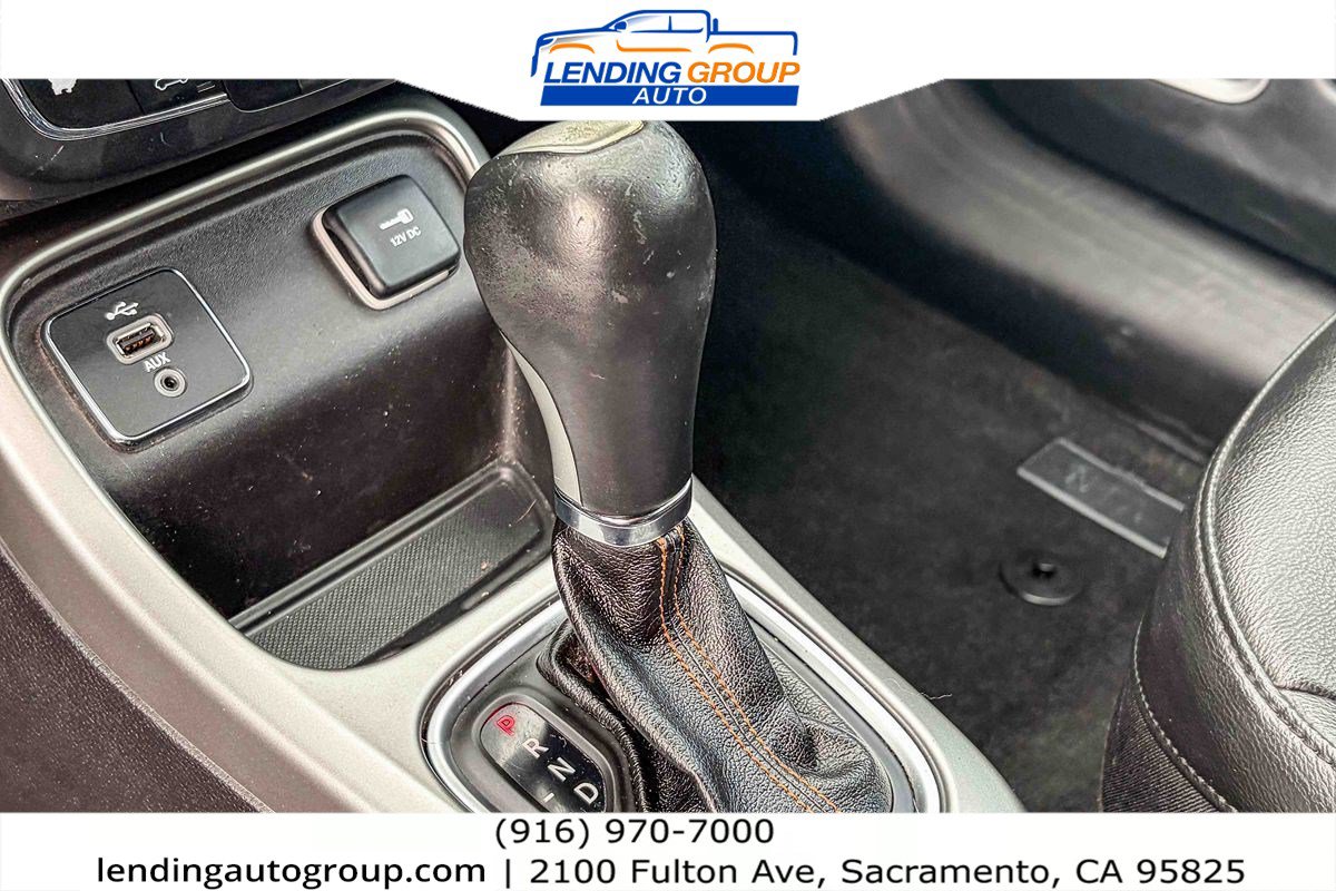 Used 2018 Jeep Compass Latitude w/ Popular Equipment Group FWD image 18