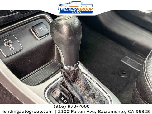 Used 2018 Jeep Compass Latitude w/ Popular Equipment Group FWD image 18
