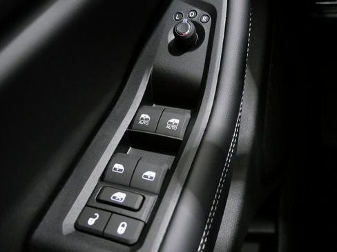 New 2025 Jeep Grand Cherokee Altitude image 14