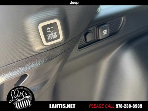 New 2025 Jeep Grand Cherokee Laredo X w/ Luxury Tech Group I image 25