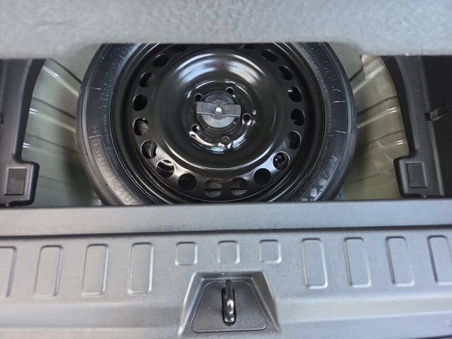 Used 2024 GMC Terrain SLE w/ LPO, Floor Liner Package FWD image 30