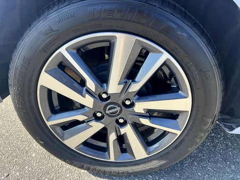 Certified 2023 Nissan Versa SV w/ Trunk Package image 11