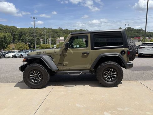 Used 2025 Jeep Wrangler Sport AWD/4WD image 5