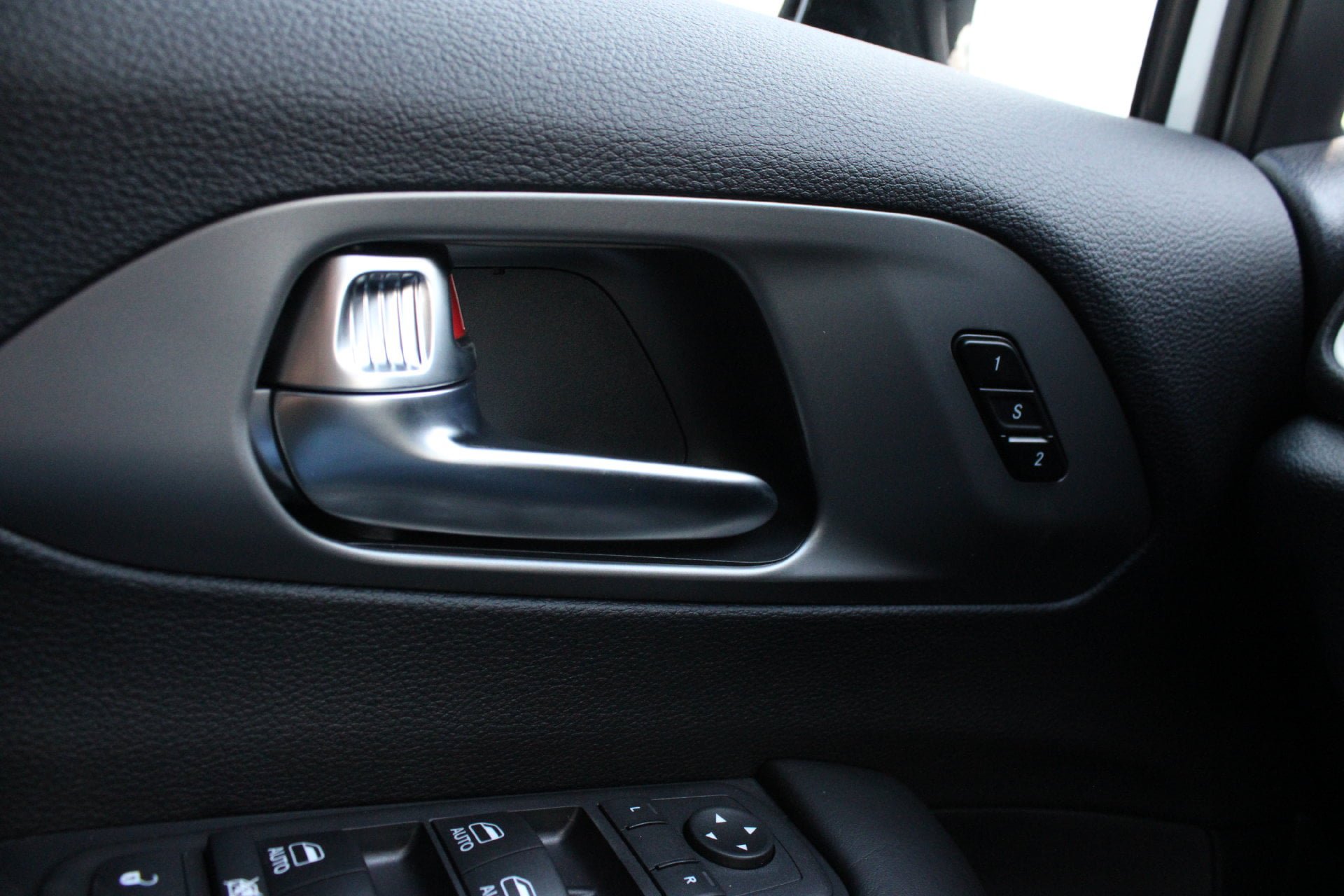 New 2027 Chrysler Pacifica Select FWD image 27