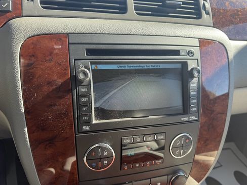 Used 2011 Chevrolet Tahoe LTZ image 19