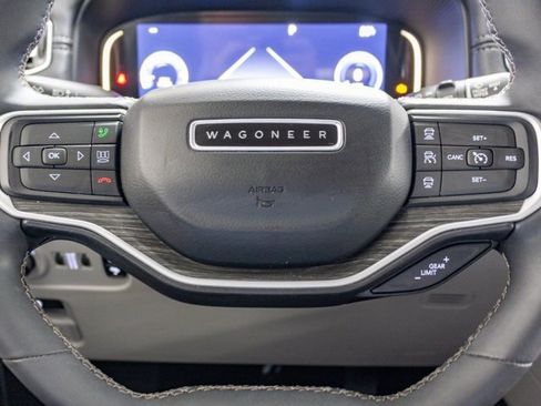 Used 2022 Jeep Wagoneer Series II image 14