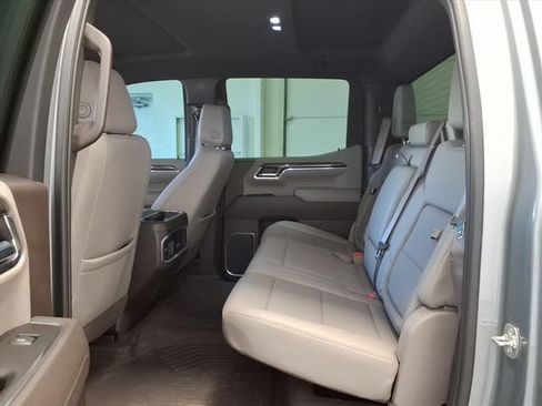 Used 2025 Chevrolet Silverado 1500 LTZ AWD/4WD image 15
