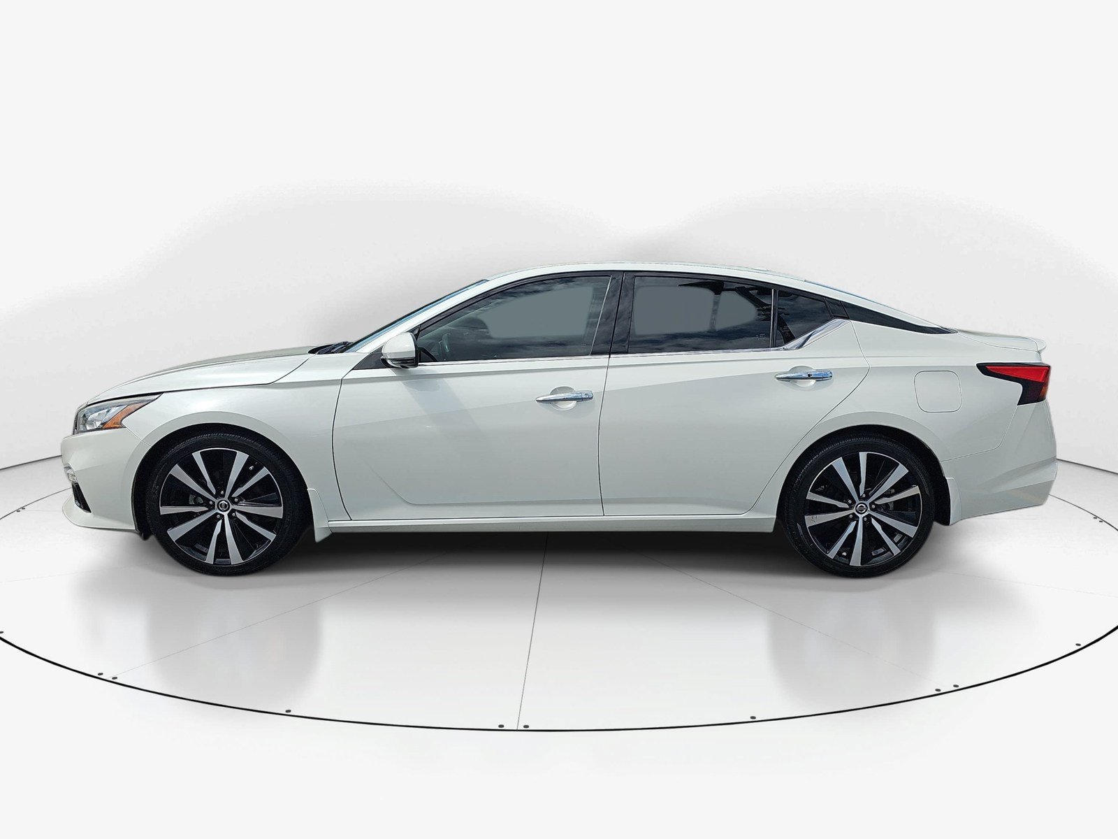 Used 2019 Nissan Altima 2.5 Platinum FWD image 7