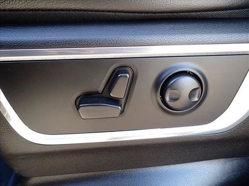Used 2023 RAM 1500 Laramie AWD/4WD image 14